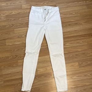 American Eagle White High Rise Skinny Jean
